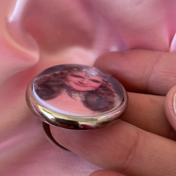 Vintage Tarina Tarantino wizard of Oz Glinda the good witch cameo ring - Picture 7 of 12